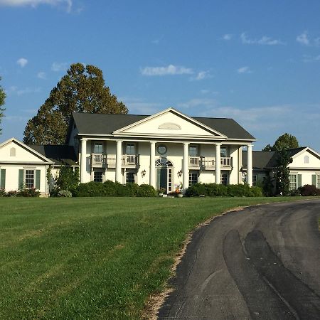 The B & B At Queenslake Midway Exterior photo